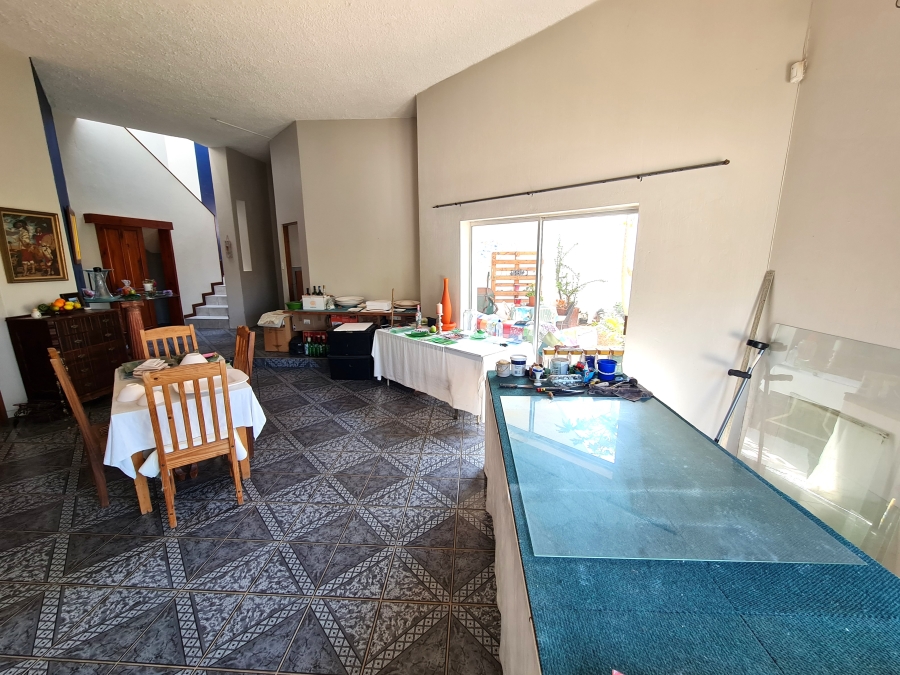 5 Bedroom Property for Sale in Wavecrest Eastern Cape